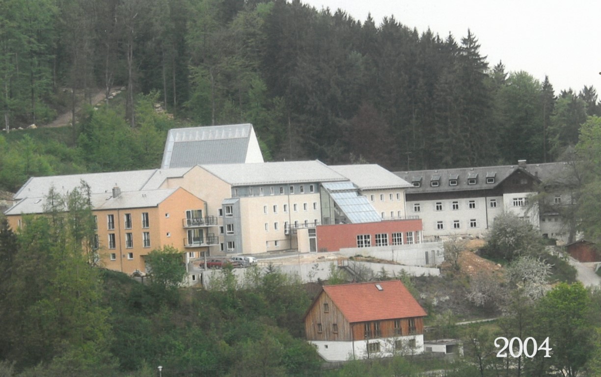 3100_Geschichte_juengere Bauchgeschichte_HausWerdenfels (2) lang (Mittel) Seminarraum Haus Werdenfels
