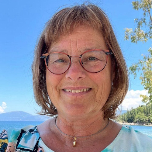 Frau Andrea Scherer